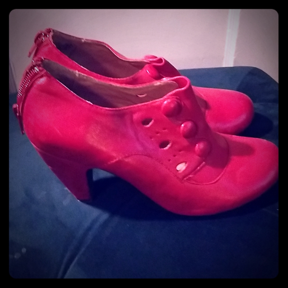 Miz Mooz New York City Red boot hills